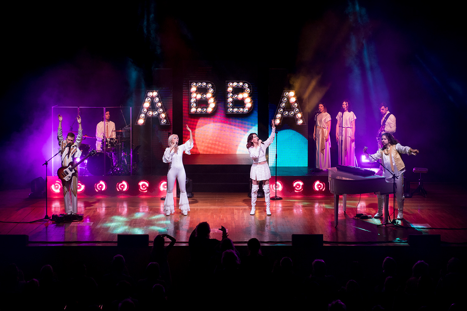 Show "ABBA The Tribute Concert 2025 performed by ABBAMusic"DonauRiesAktuell